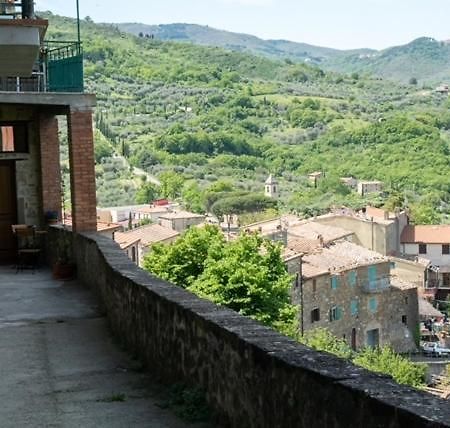 Cantina Nel Castello Montegiovi Exteriér fotografie