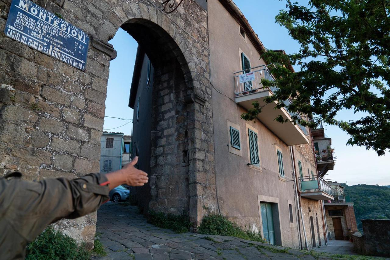 Cantina Nel Castello Montegiovi Exteriér fotografie